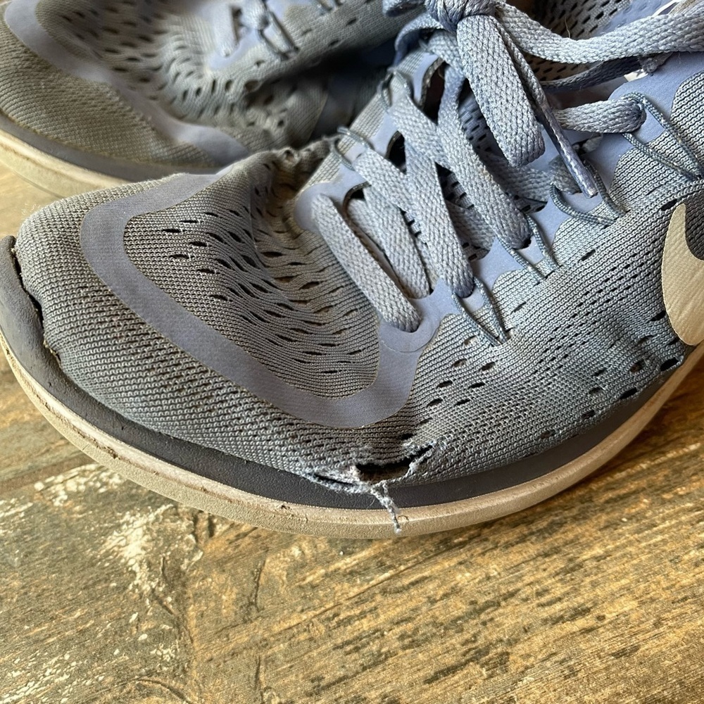 Preloved Nike Flex 2017 Run sneakers women’s size 9.5 - Picture 5 of 16